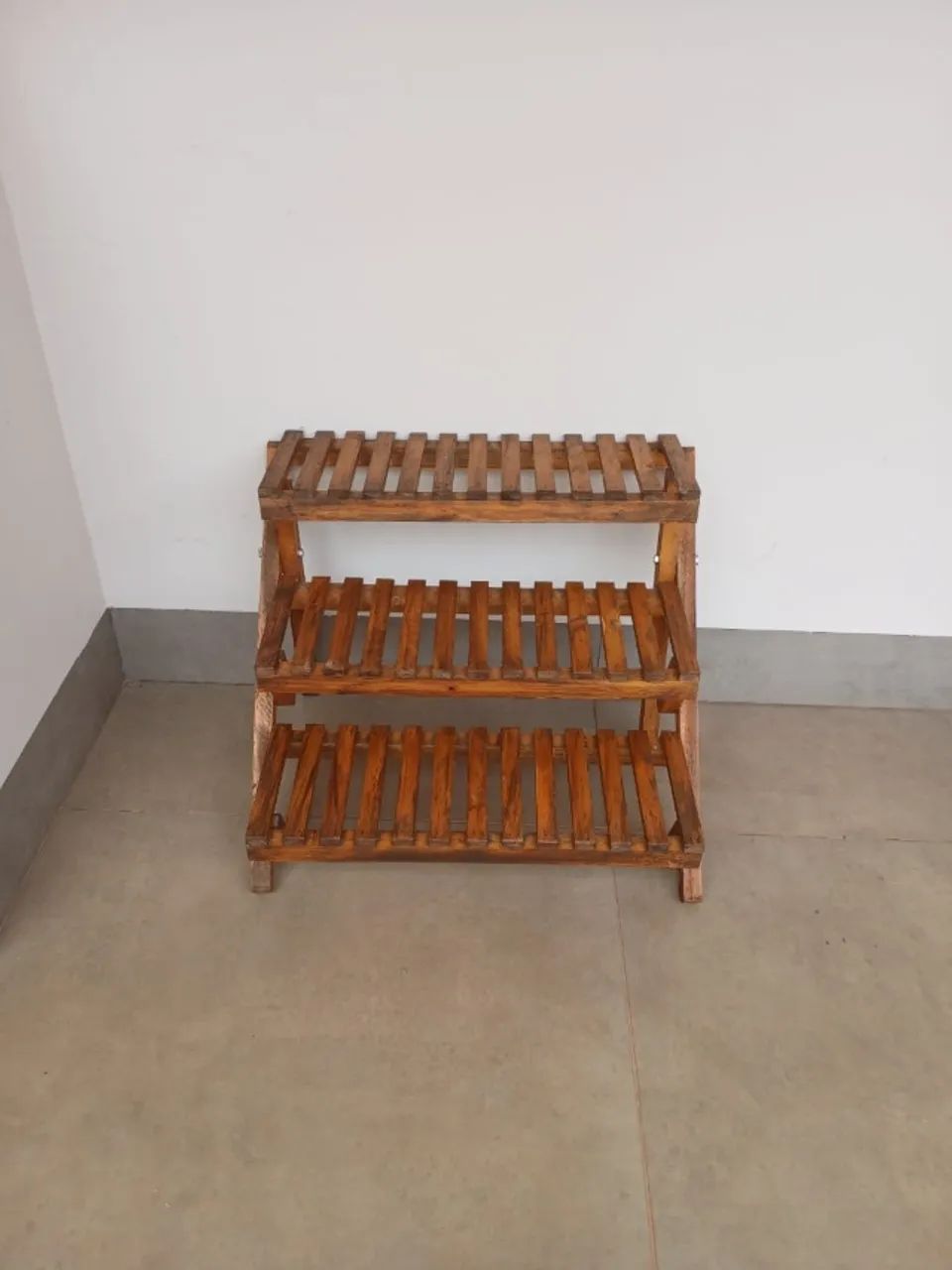 Floreira com 3 prateleiras