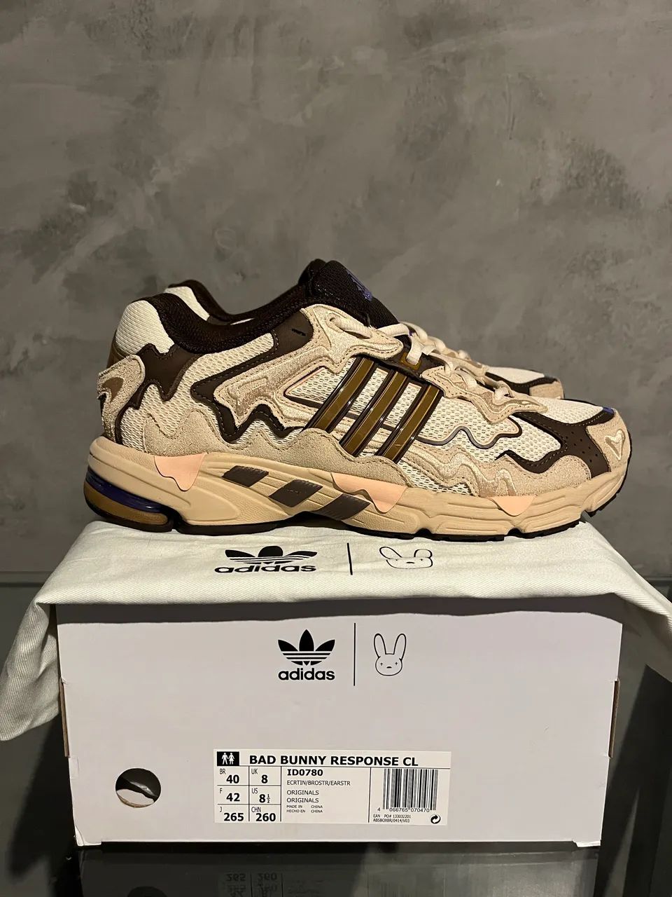 Bad Bunny x adidas Response CL Bronze Strata - Calçados - Assunção