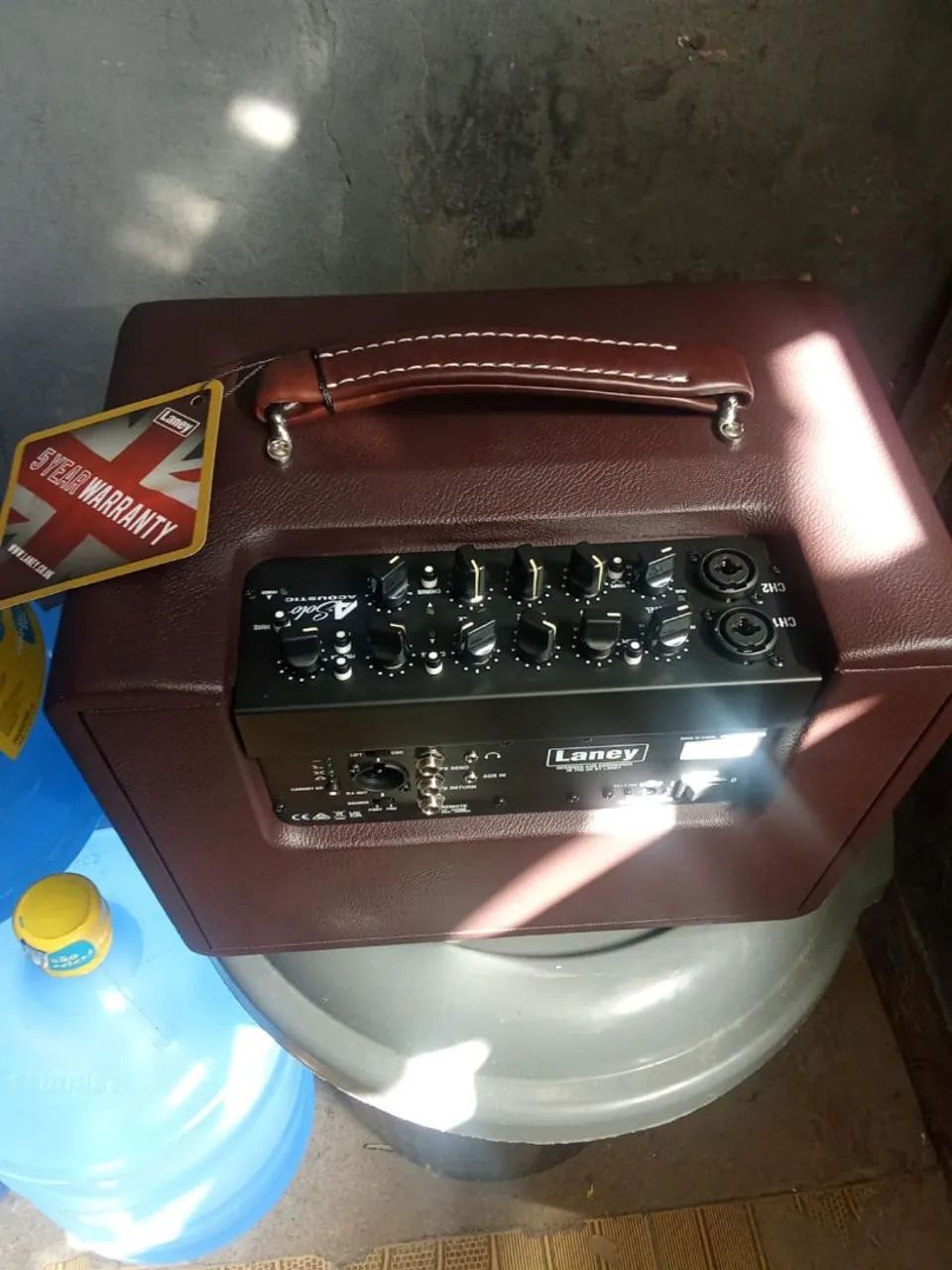Vende-se Amplificador Acústico LANEY