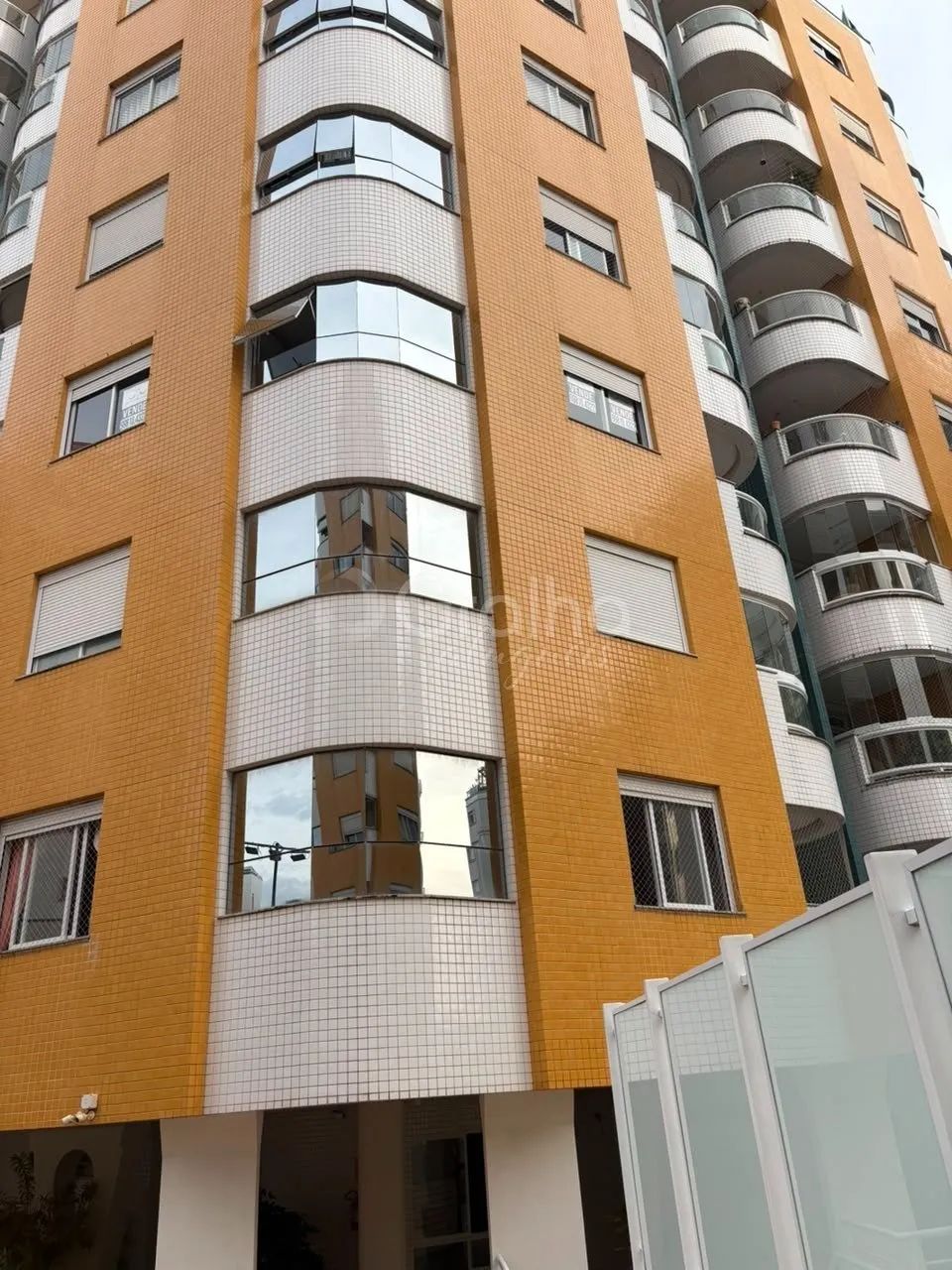 3 quartos, semimobiliado no Itacorubi