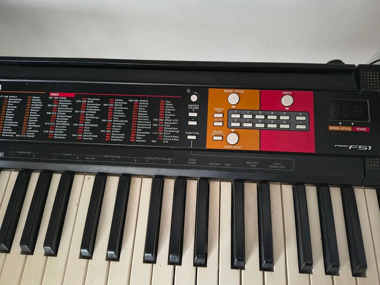 TECLADO YAMAHA BEM NOVINHO - Foto 3
