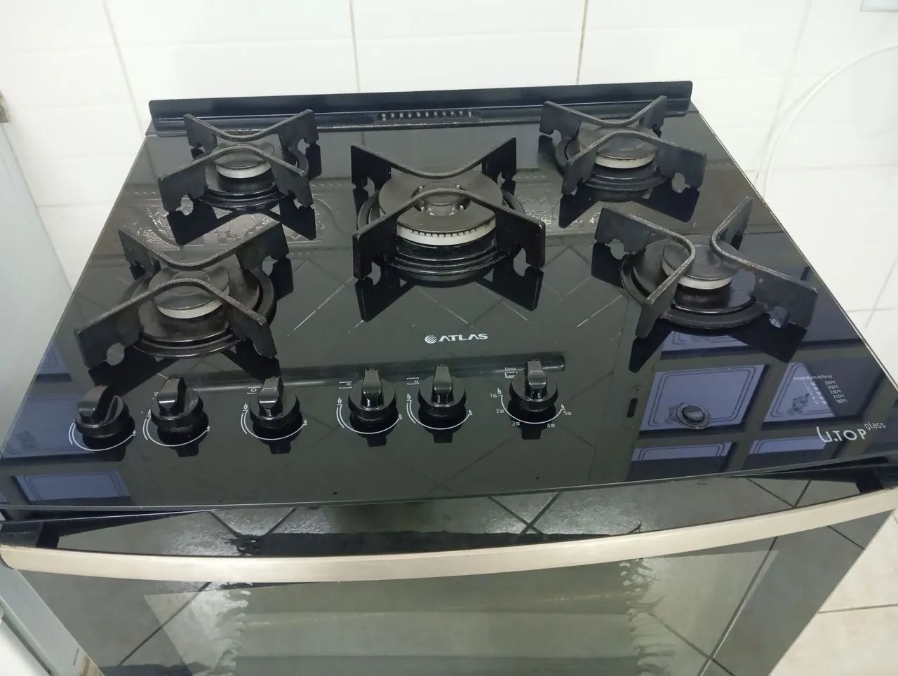 Fogão cinco bocas com mesa de vidro 