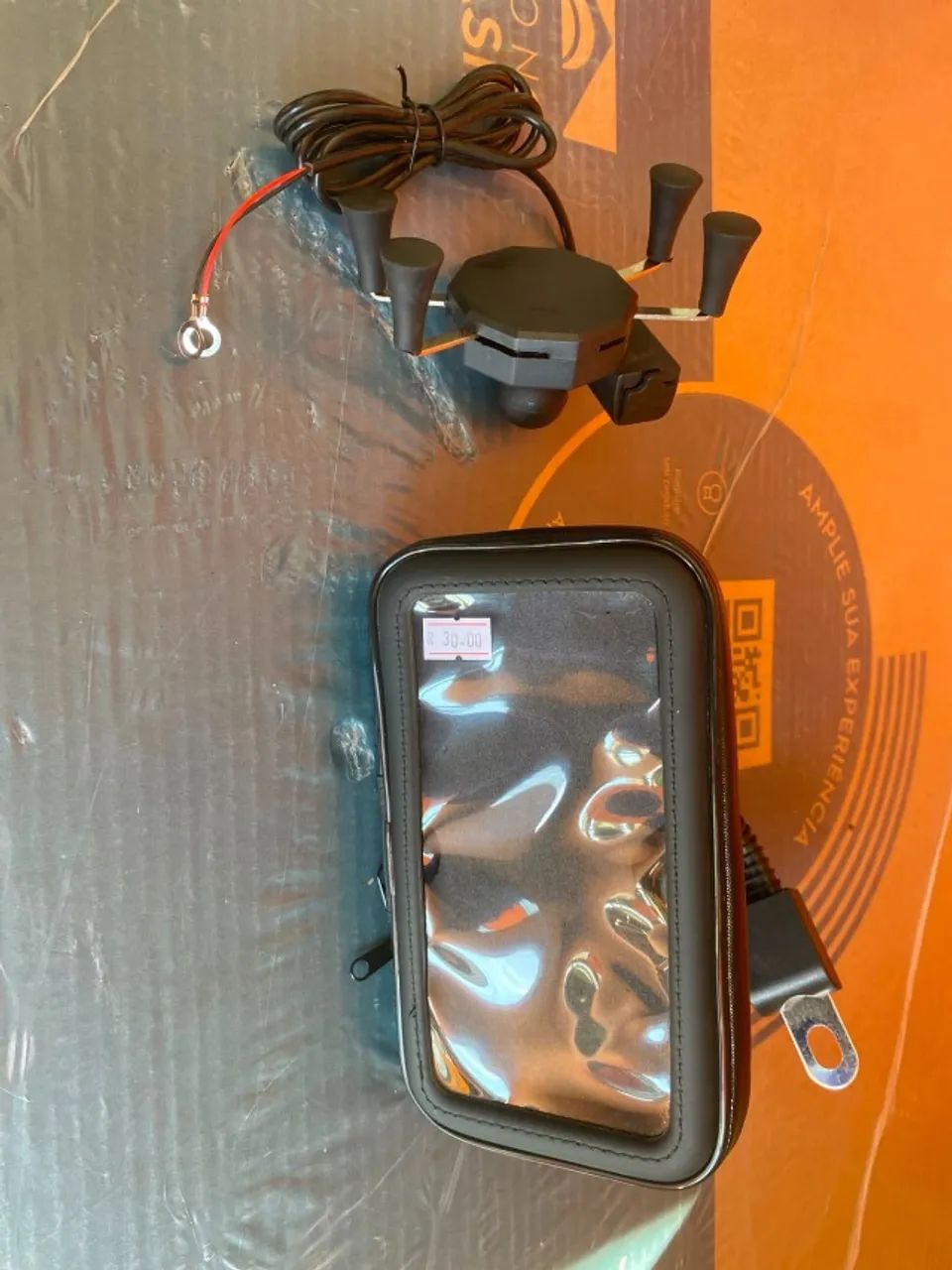 SUPORTE DE CARREGAR CELULAR EM MOTO VALOR 30,00 - Foto 2
