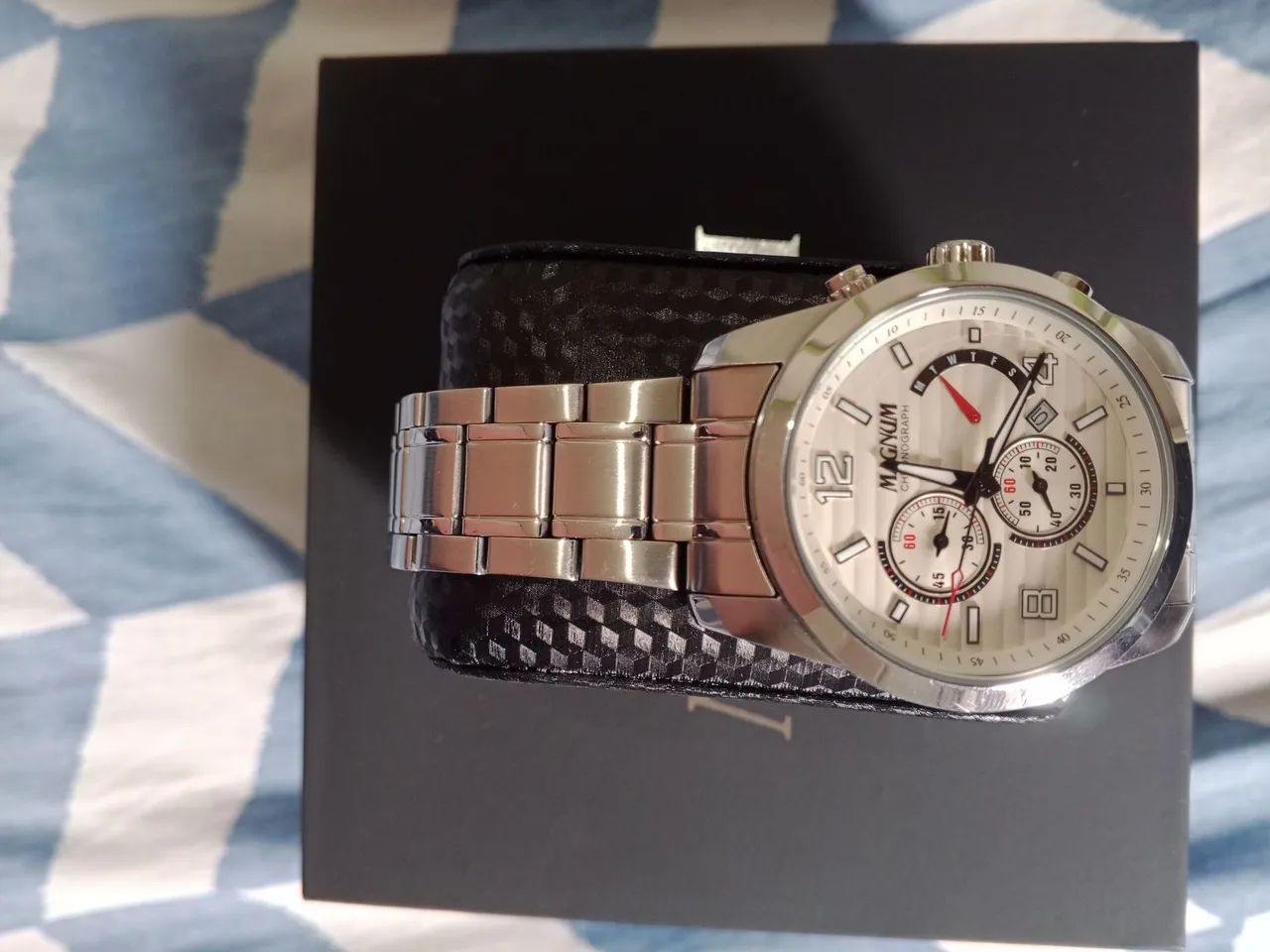 Vendo relógio Magnum