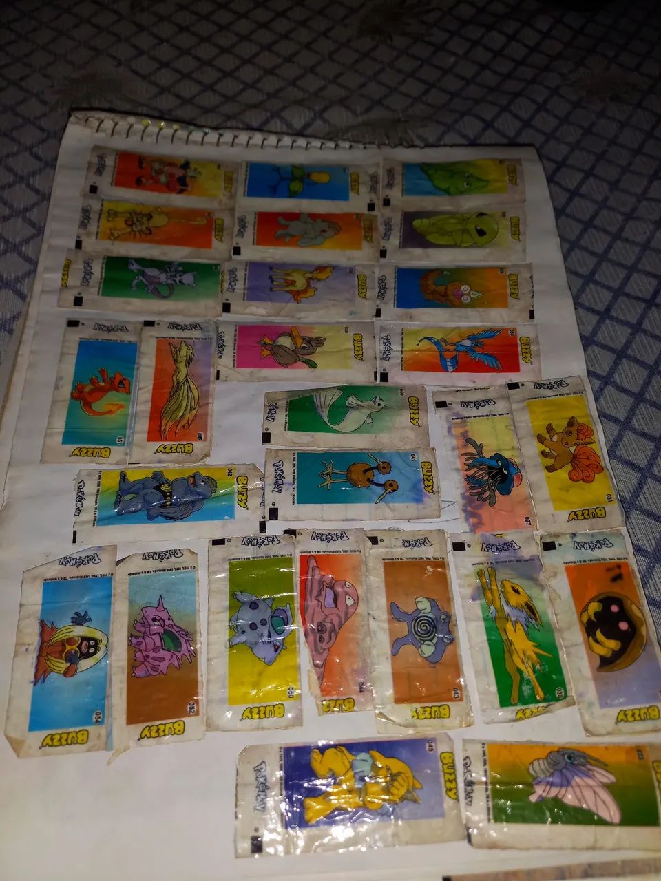 Figurinhas Pokémon buzzy - Foto 2