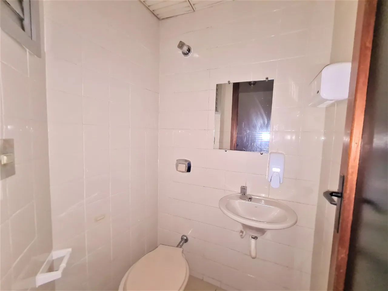 Sala comercial para alugar no Centro, Curitiba - Foto 14