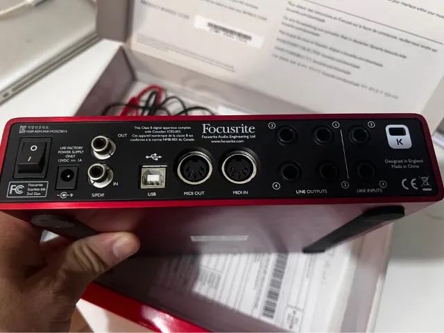INTERFACE FOCUSRITE SCARLETT 6i6 - 2a GERAÇÃO - Equipamentos e