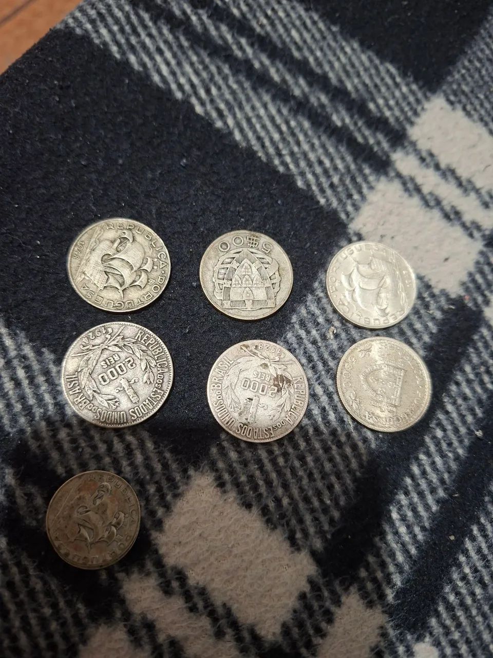 Moedas de prata e do Brasil 