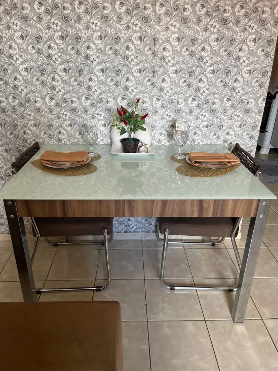 Mesa de jantar de vidro com 4 cadeiras - Foto 2