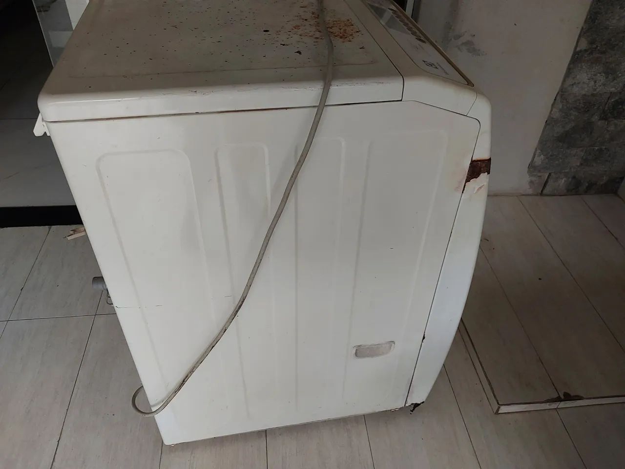 Lava e seca eletrolux LSE 12kg com avarias