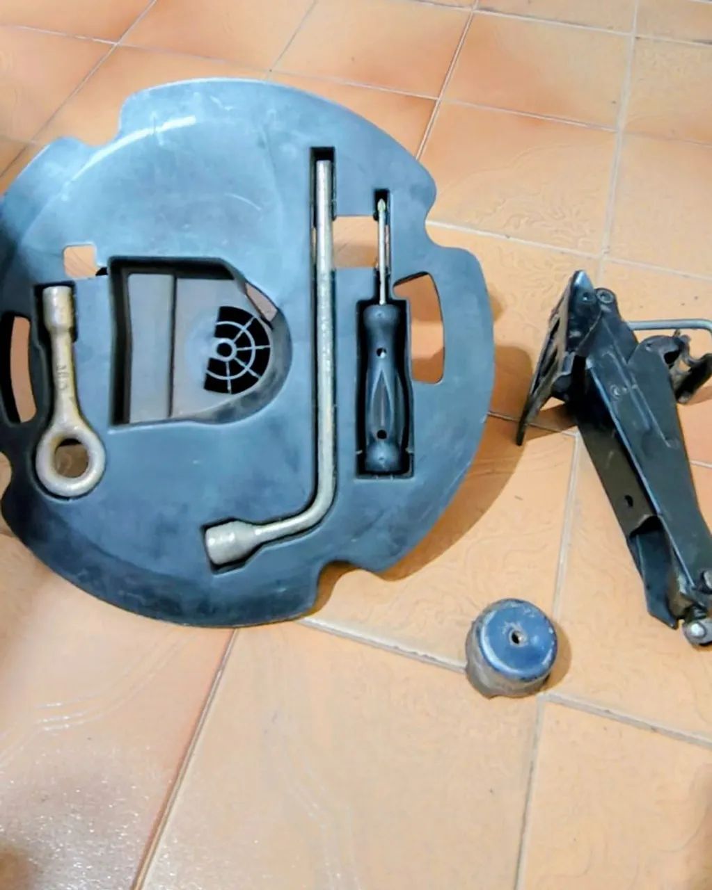 Kit Chave de roda e macaco