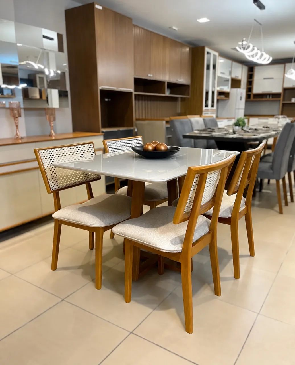 MESA DE JANTAR 120x80 COM 4 CADEIRAS