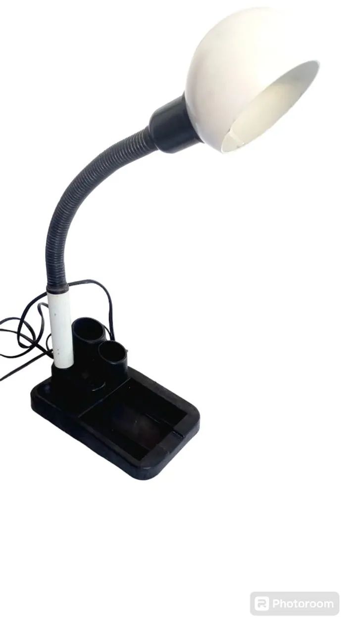 Luminária de mesa articulada 