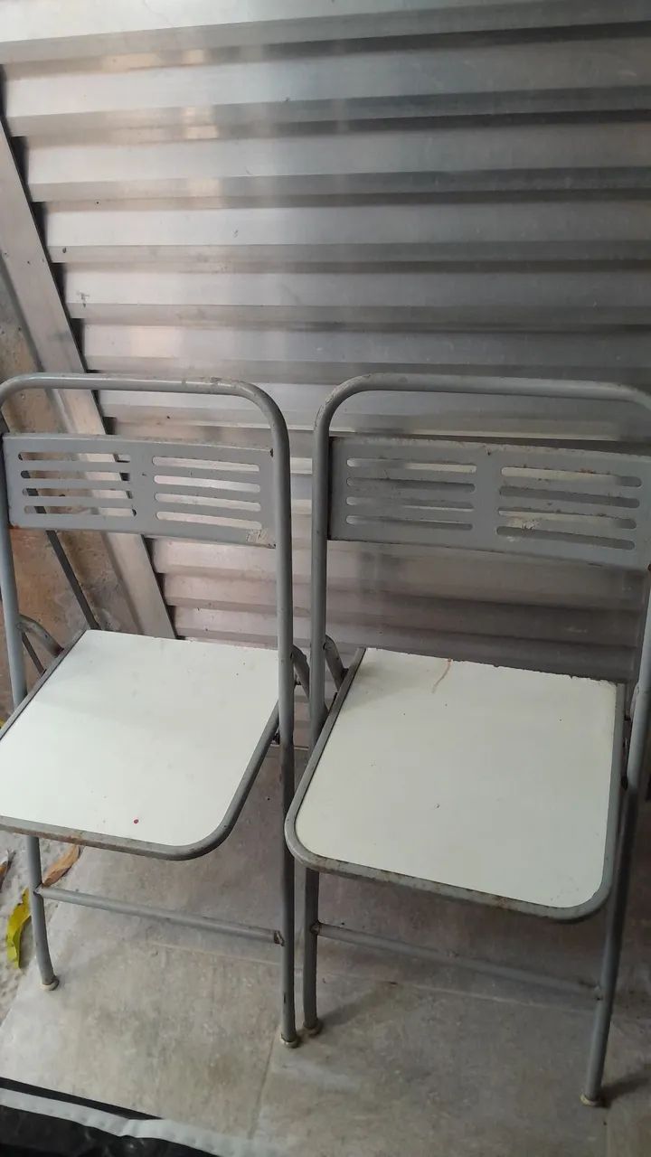 Cadeiras em ferro 