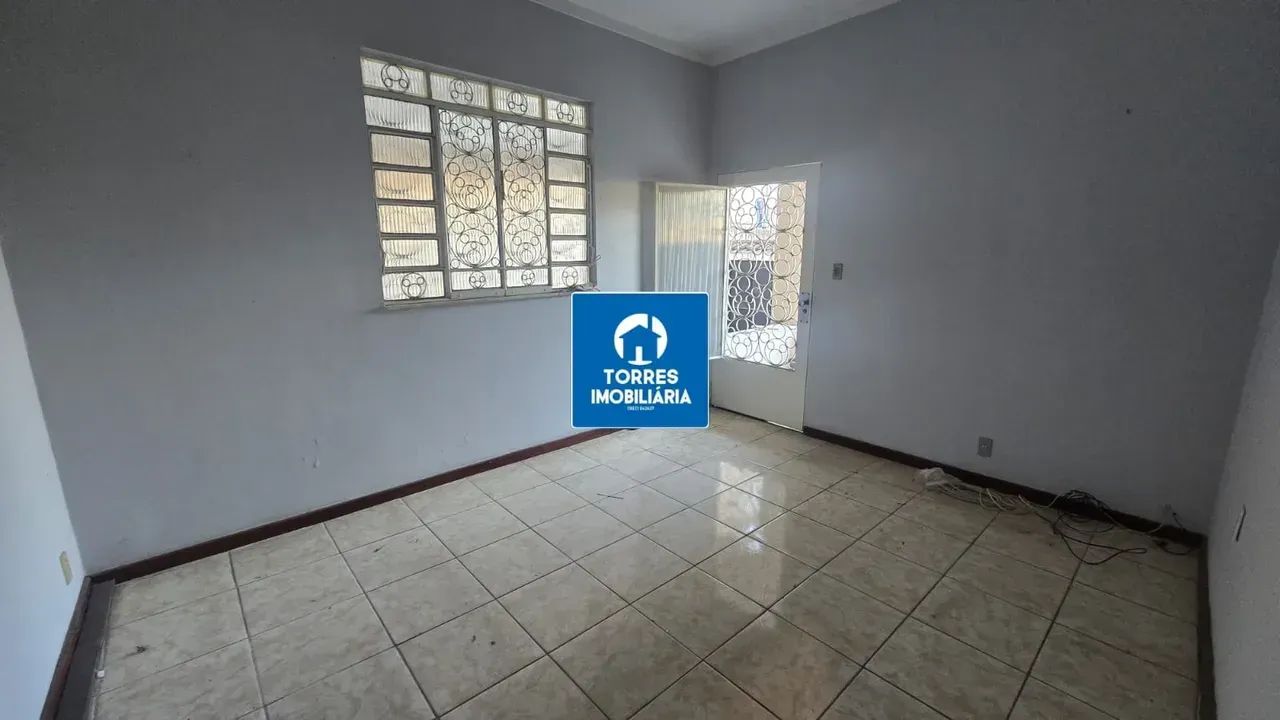 Casa 2 quartos com garagem e terraço - Gradim