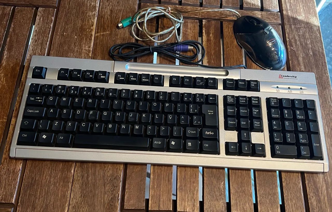 Combo teclado e mouse óptico PS/2