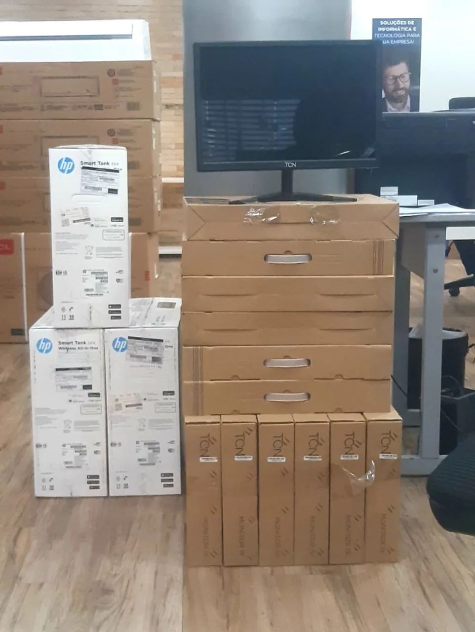 Monitor (Novo/Garantia) de 19 Polegadas em Led (Saídas Hdmi e Vga)