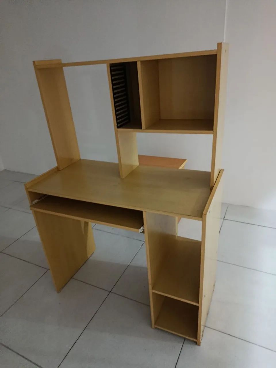 Escrivaninha super conservada