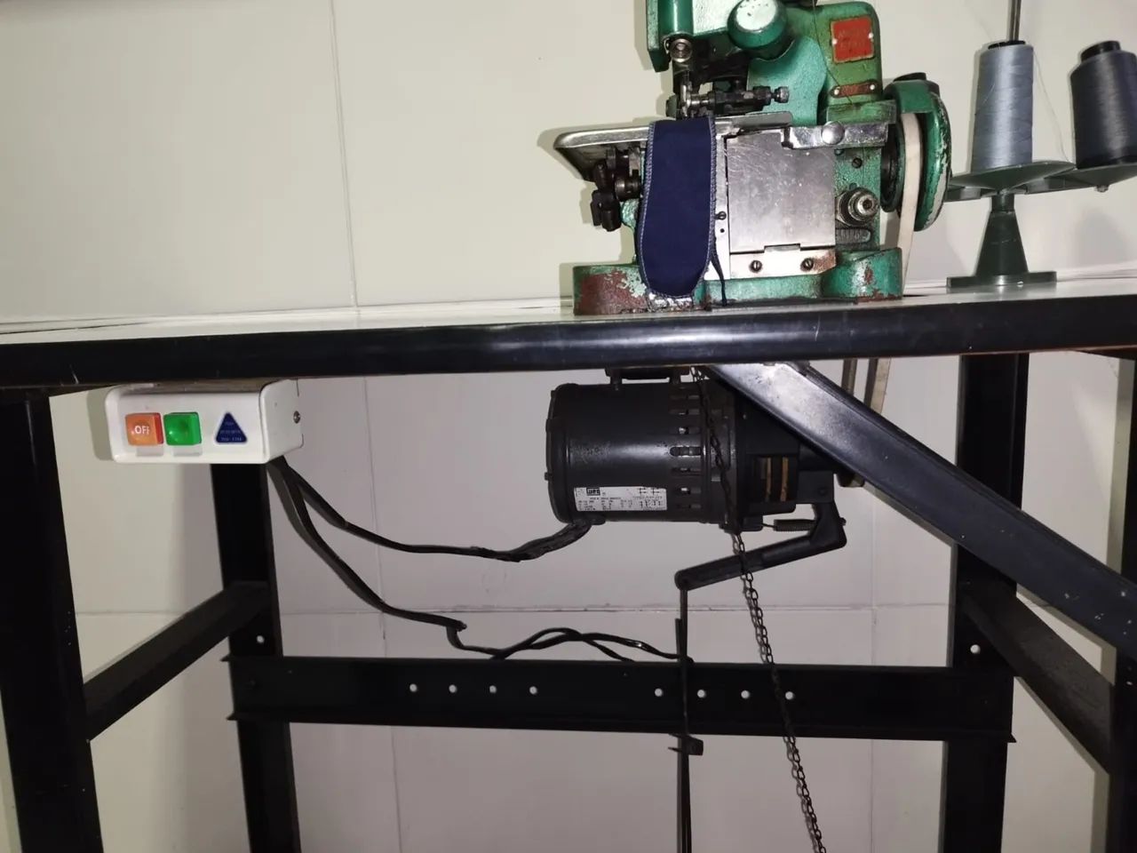 Máquina de costura Overlok semi-industrial  - Foto 2