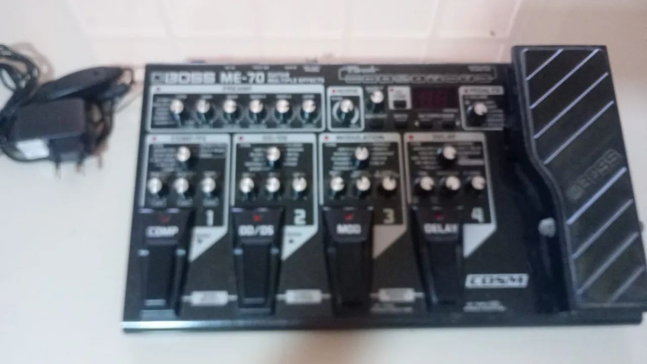 Vende-se pedaleira Boss ME-70 - Instrumentos musicais - Cristino