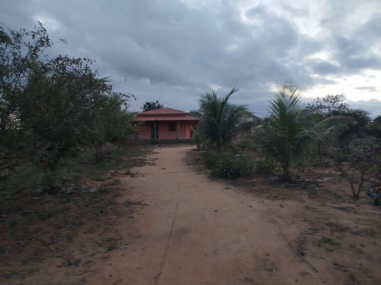 Vende-se Terreno e Casa