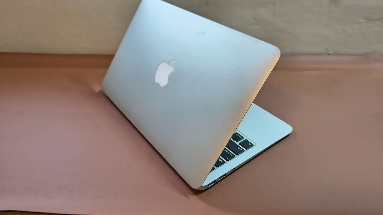 Macbook Air 11 core i5  - Foto 2