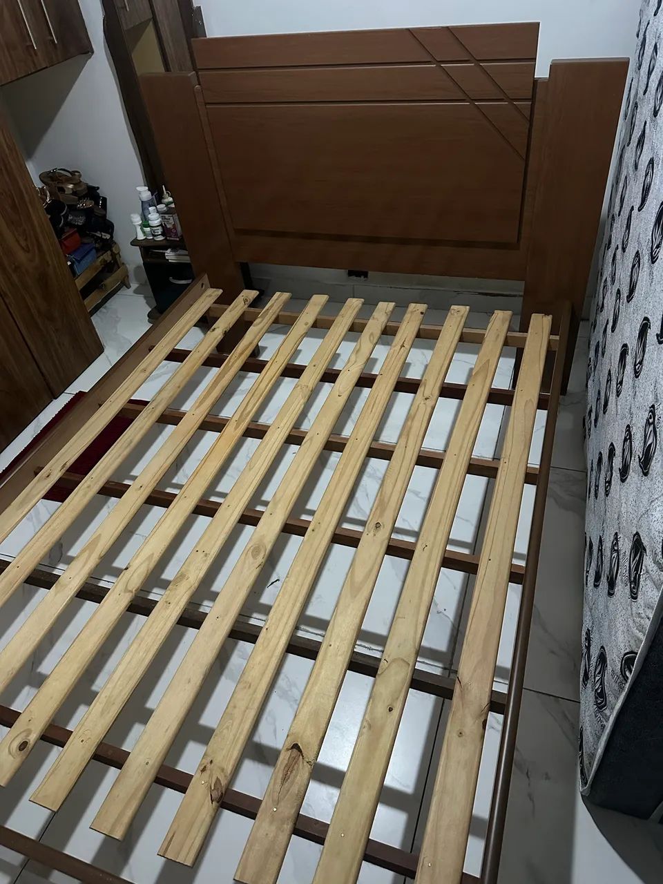 Cama madeira maciça casal + colchão casal 