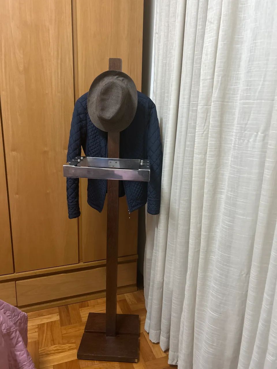 Cabide de pé