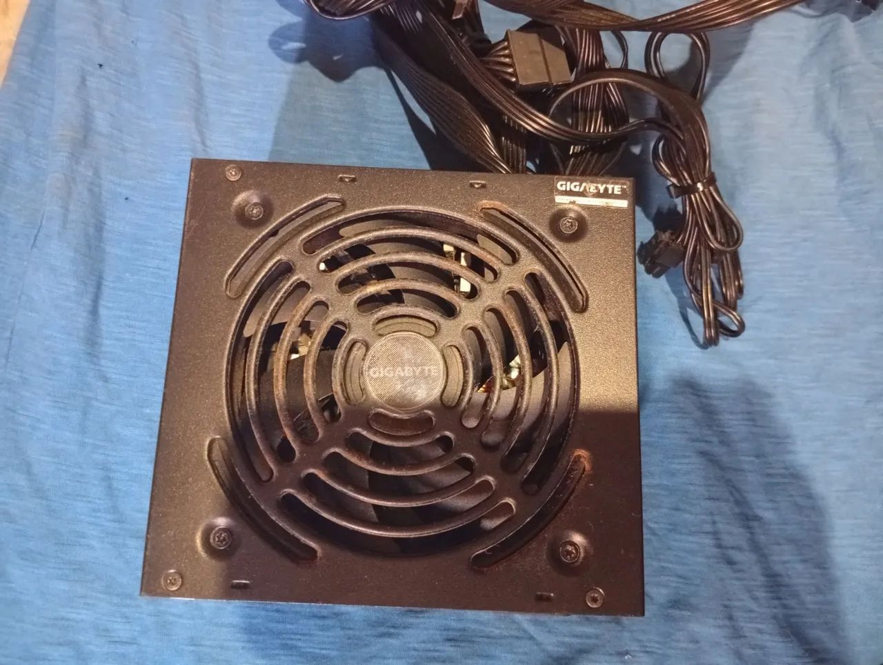 FONTE GIGABYTE 450W NOVO TEM CONVERSA  - Foto 3