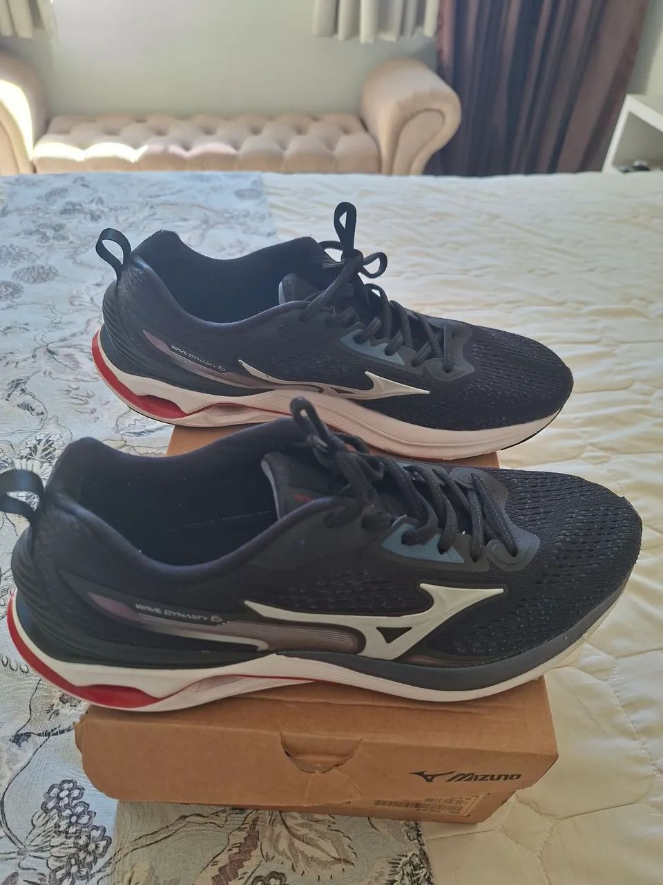 Mizuno Wave Dynasty 6 