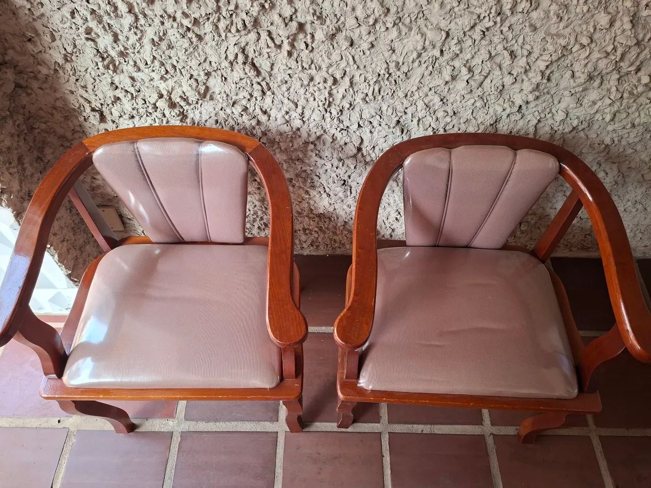 Conjunto de Poltronas e Mesa de Centro - Foto 3