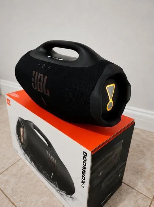 JBL Boombox 4