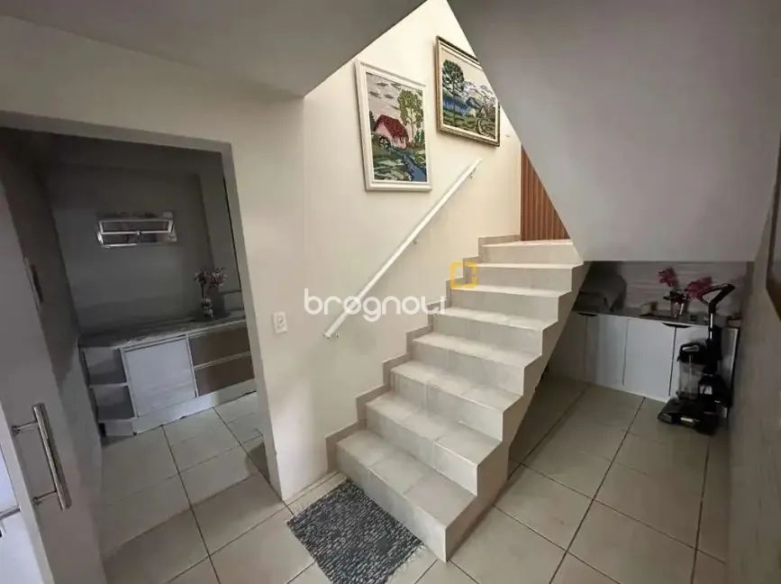 Casa a venda com 282m2 privativos, 3 quartos(suíte), 2 vagas - Cacupé - Fpolis - SC - Foto 3