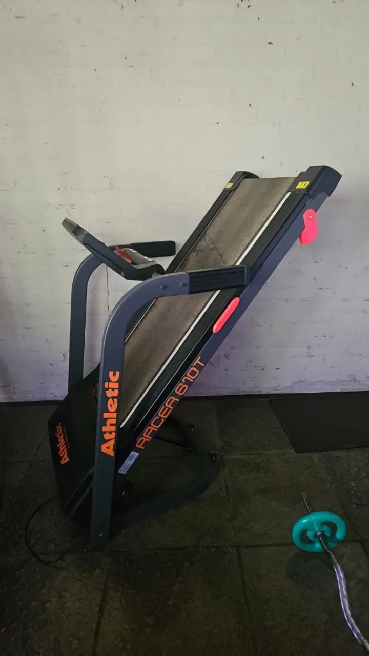 Vendo esteira Athletic Racer 610T perfeito estado