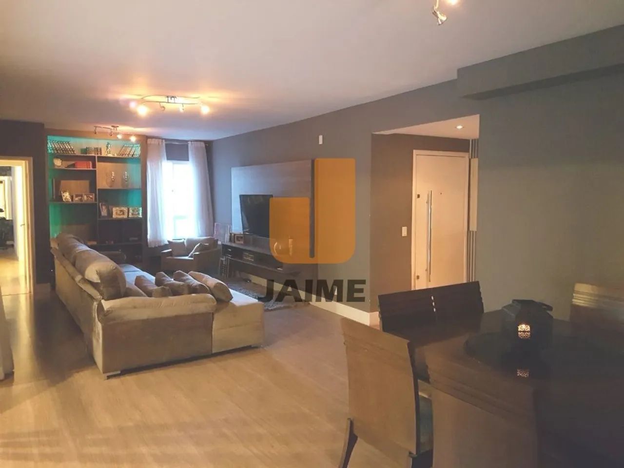 Apartamento na Vila Andrade, completíssimo, com varanda gourmet.