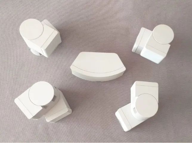 Cinco falantes marca Bose, novos. Para acoustimass three (efeitos