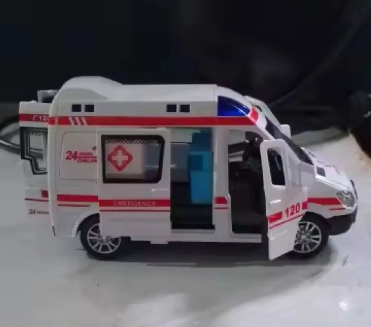 Miniatura ambulância  - Foto 2