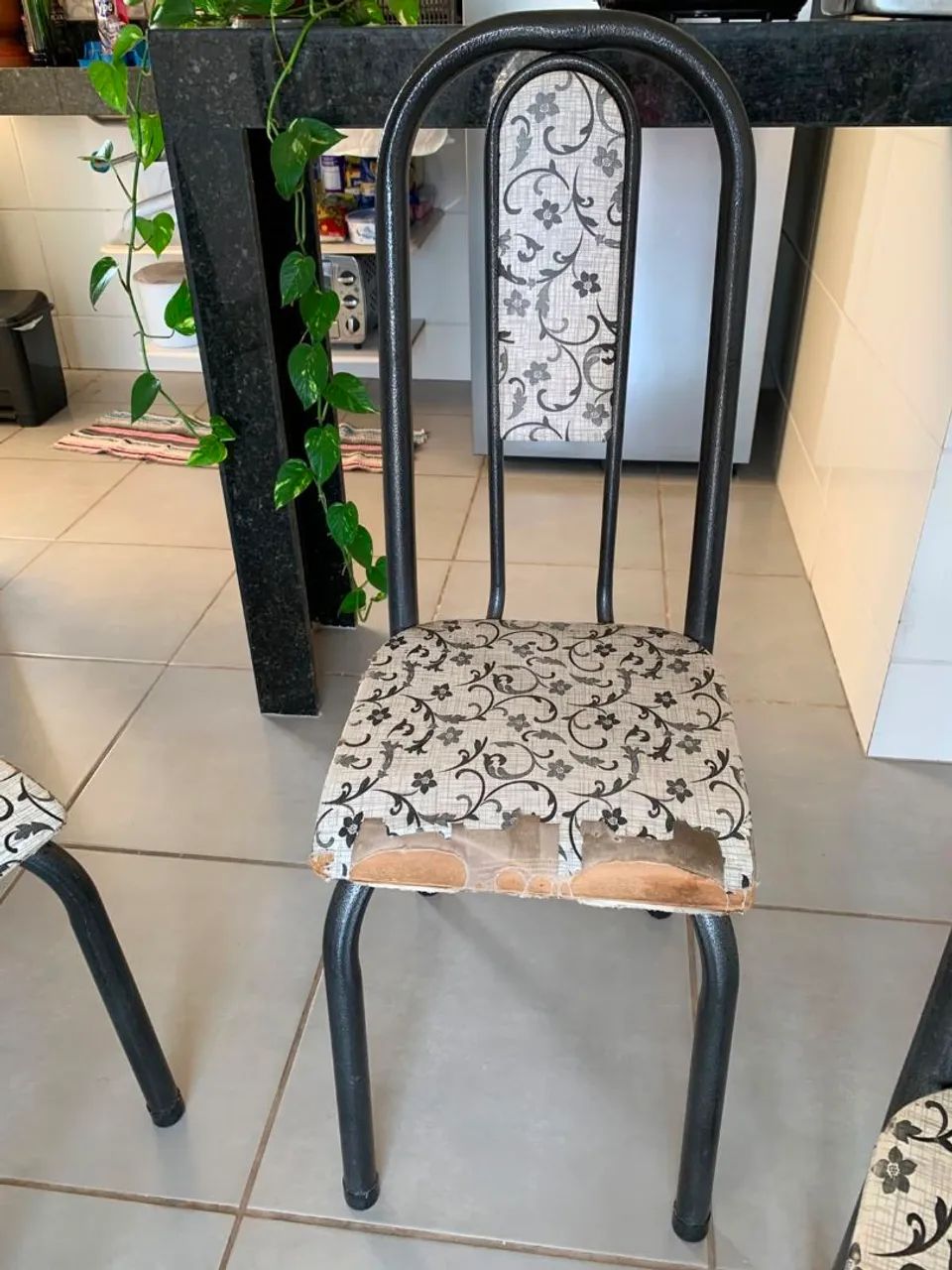 Mesa com 4 cadeiras  - Foto 5