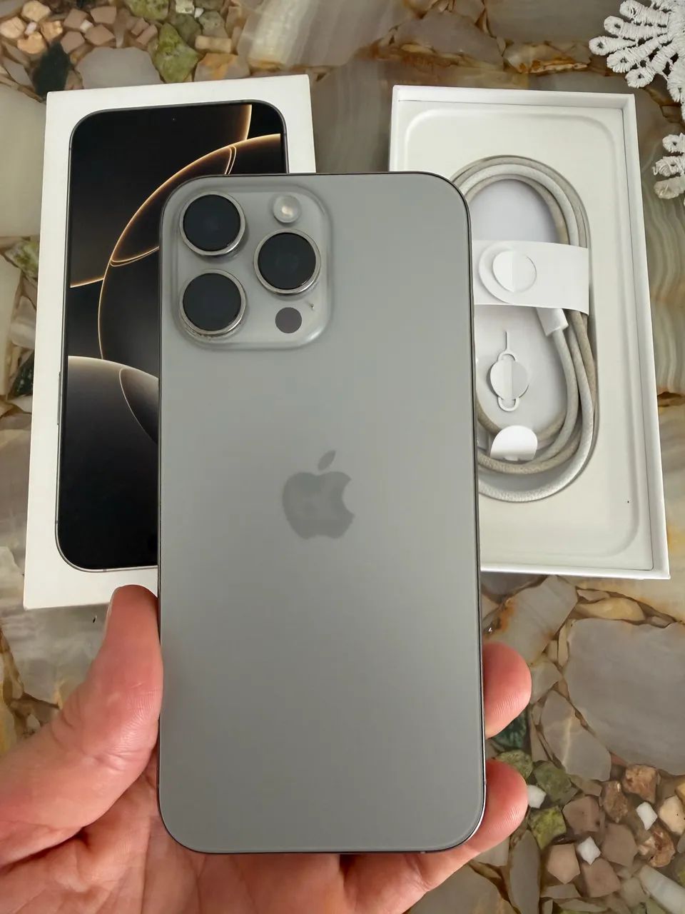 SIMフリー iphone 16 Pro max 256gb バッテリー92% iPhone 16 pro max 256Gb bateria 92% chip físico e virtual