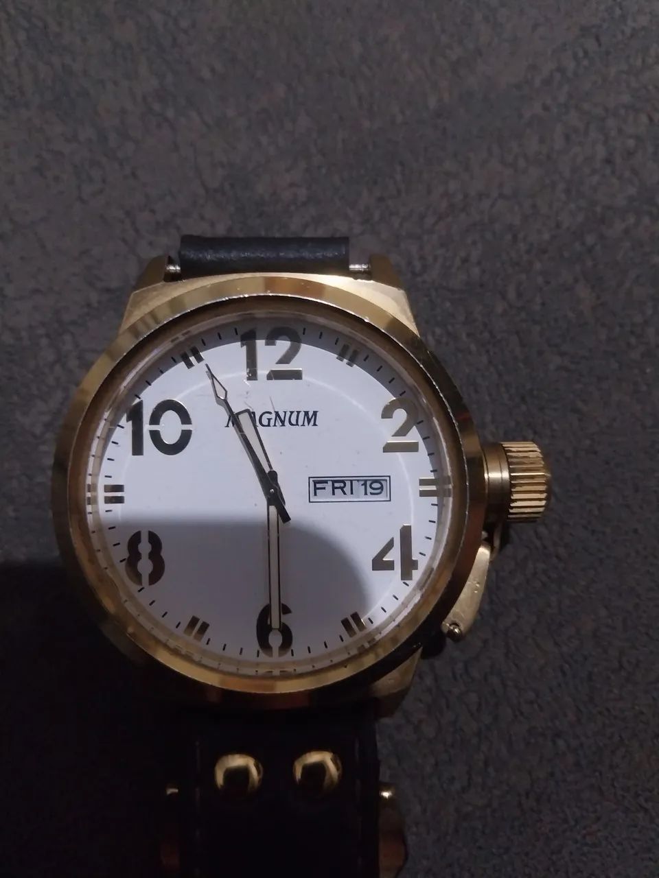RELÓGIO MAGNUM