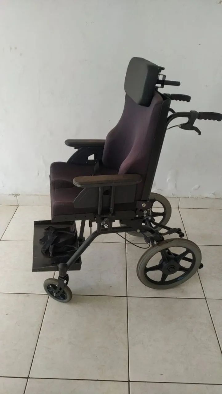 cadeira de rodas especial  - Foto 2