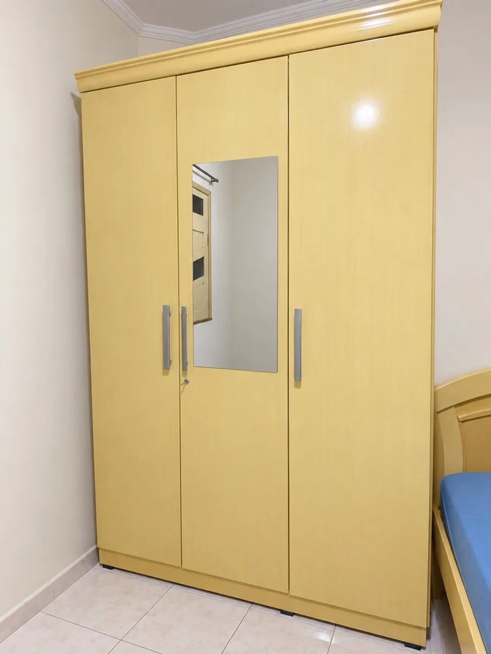 Guarda roupa de solteiro
