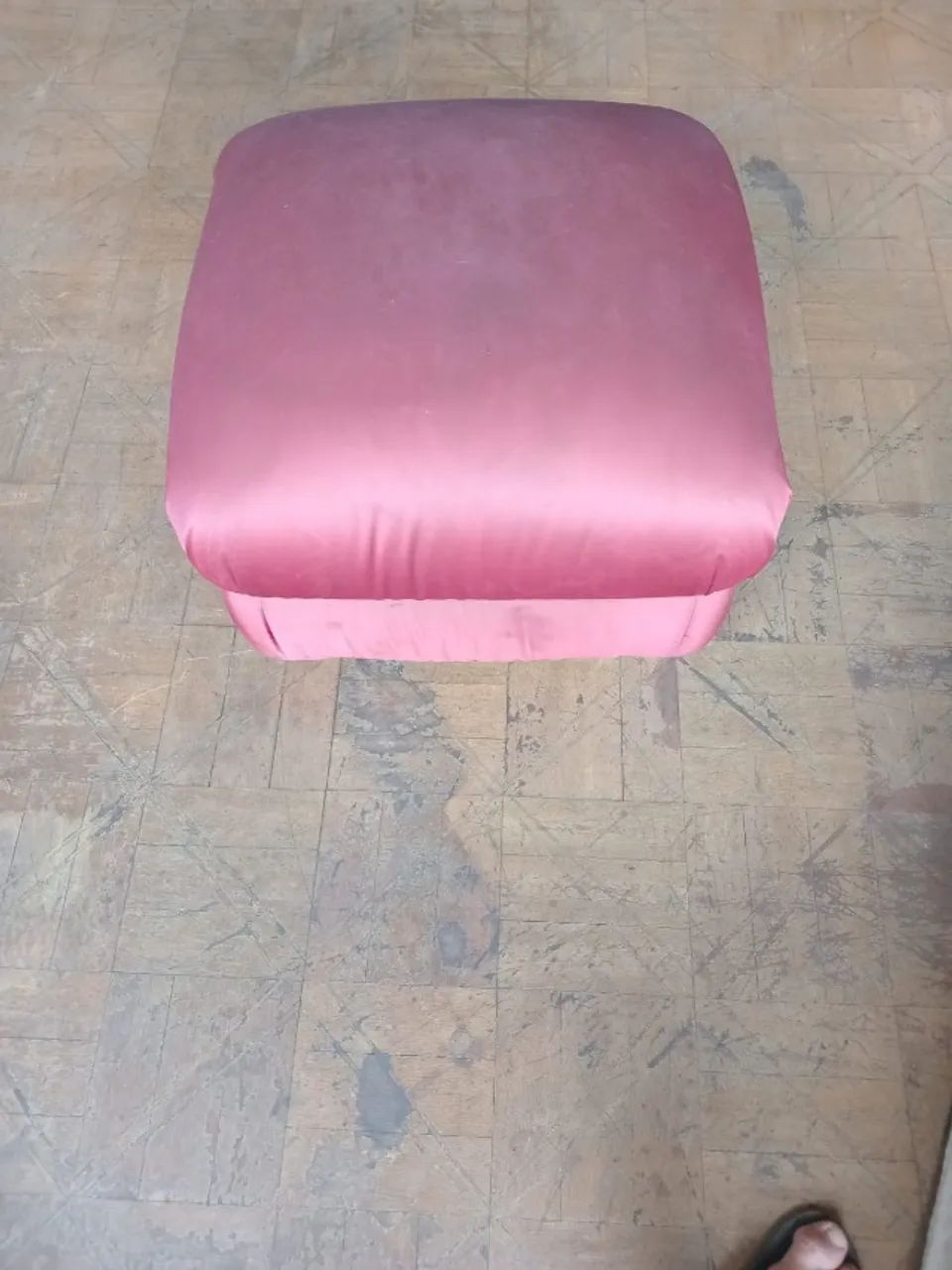 Red Square Fabric Pouf453011727188633601