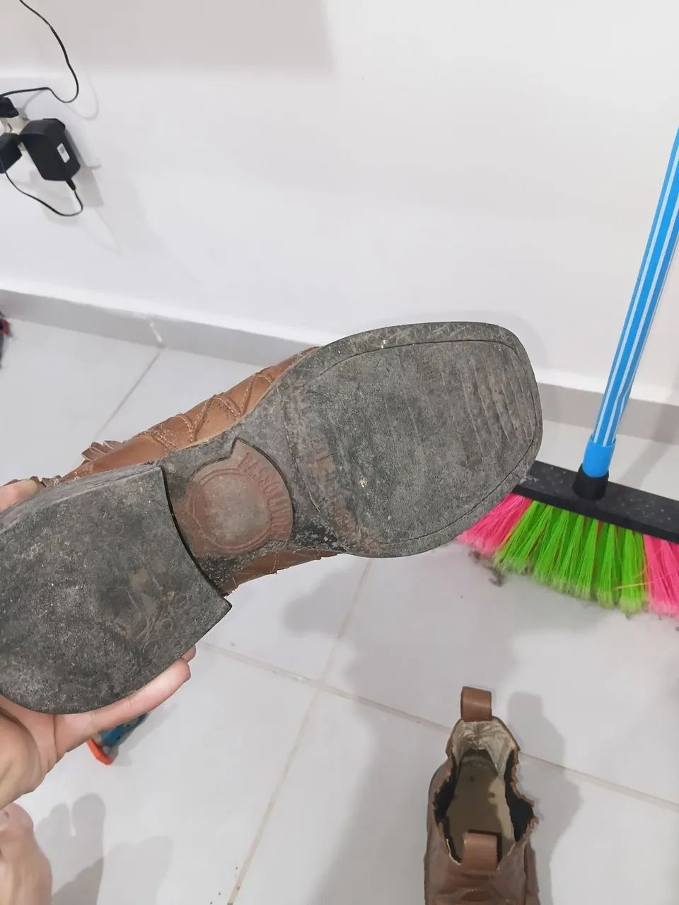 Vendo bota escamada "42" - Foto 2