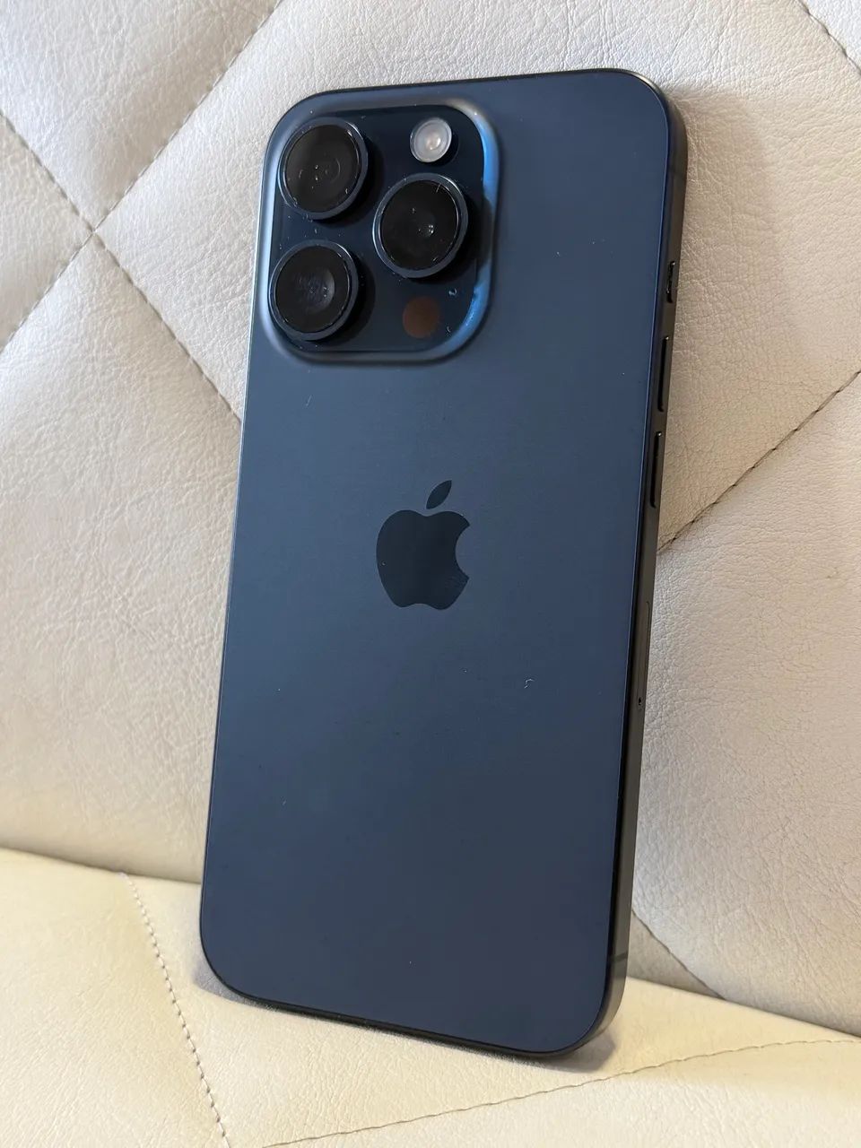 Iphone 15 pro  - Foto 2