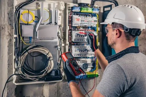 ELETRICISTA RESIDENCIAL E INDUSTRIAL 