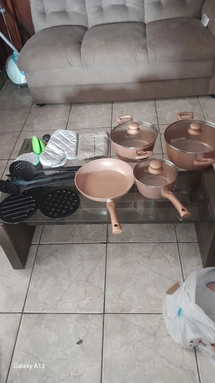 Vendo panelas novas na caixa - Foto 4