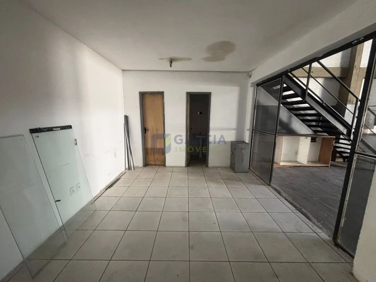 deposito; 4 banheiro; 4 vagas; 930 metros quadrados; bairro São João.. - Foto 6