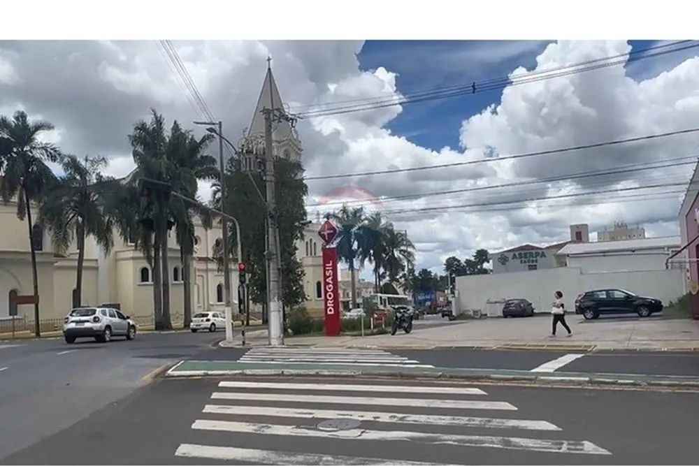 Aluguel - Sala Comercial Estratégica para área de da Saúde e Beleza no Centro de Araxá/MG - Foto 2