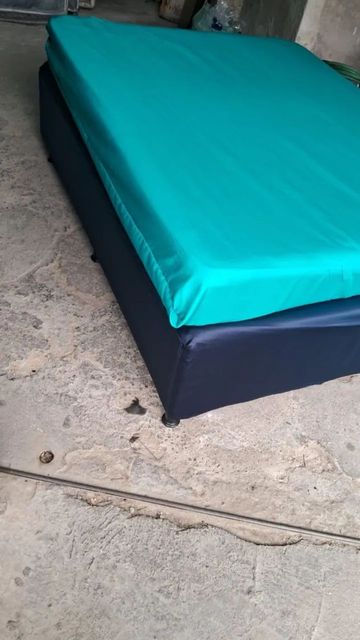 Cama casal com colchão 